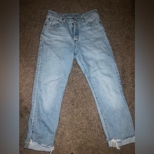 Women’s Levis jeans